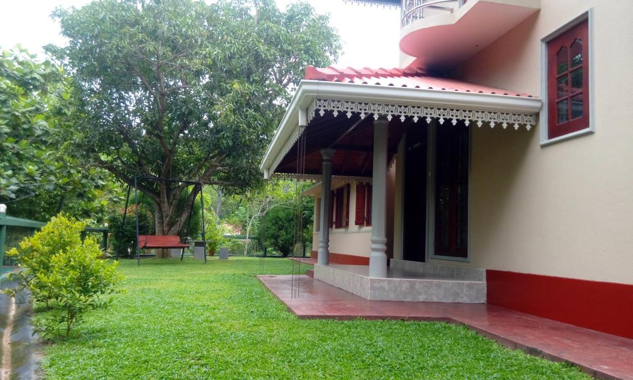 Villa Girilena Hikkaduwa Exterior photo