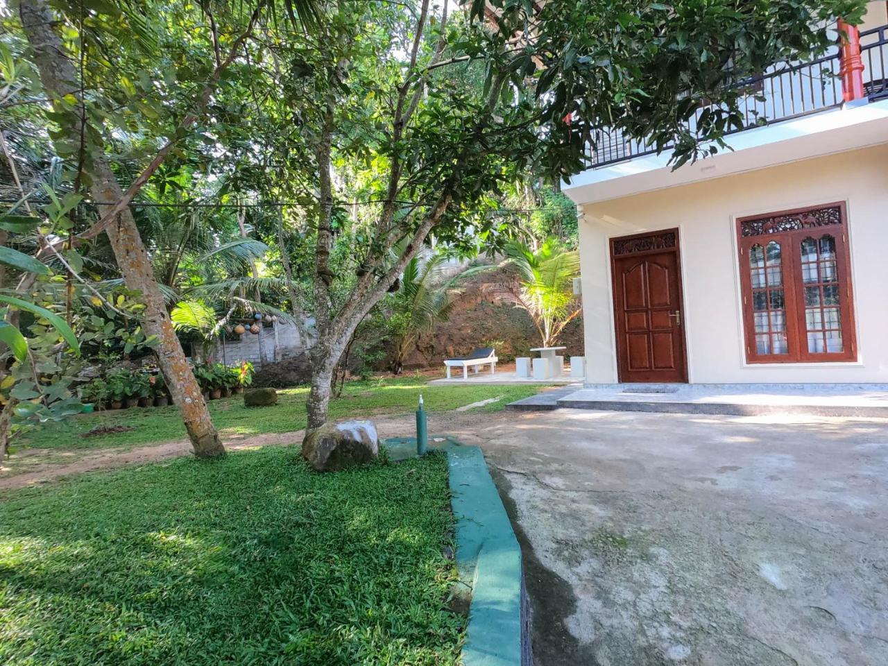 Villa Girilena Hikkaduwa Exterior photo