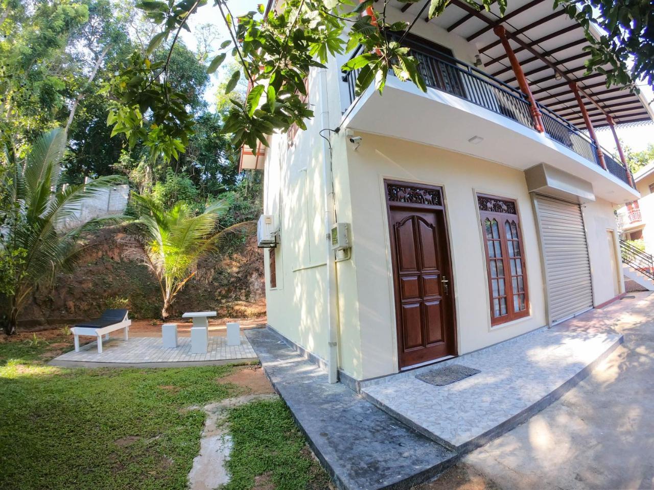 Villa Girilena Hikkaduwa Exterior photo